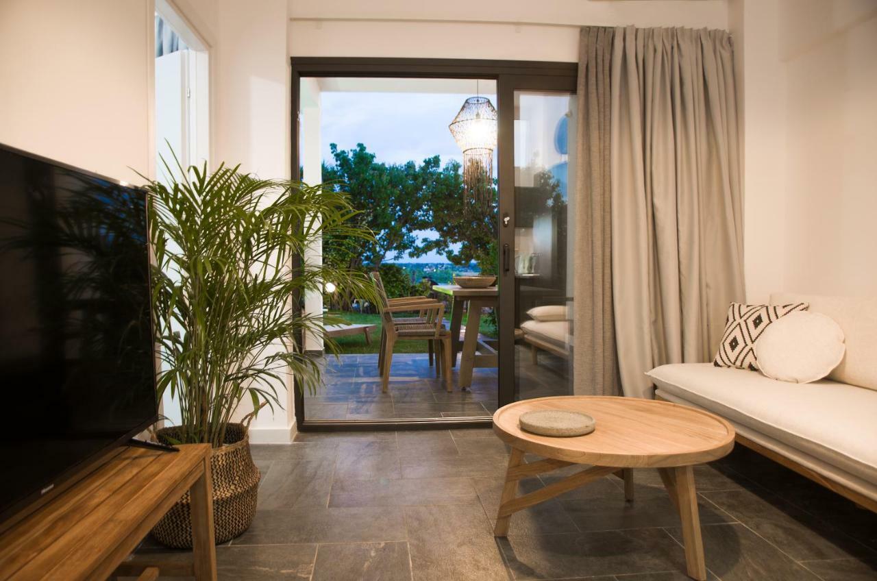 Thea Suites Potidea ネア・ポティダイア エクステリア 写真